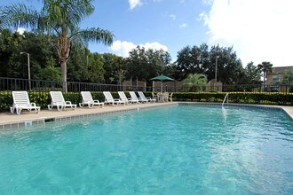 Spring Garden Apartments in DeLand, FL - Foto de edificio - Building Photo