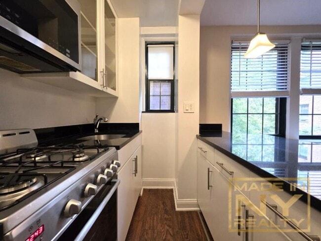 51-01 39th Ave in Queens, NY - Building Photo - Building Photo