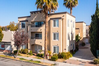 Carroll Street Villas in Sunnyvale, CA - Building Photo - Primary Photo