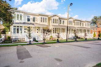 302 W 38th St in Savannah, GA - Building Photo - Building Photo