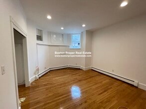 49 Gloucester St, Unit 1 in Boston, MA - Building Photo - Building Photo