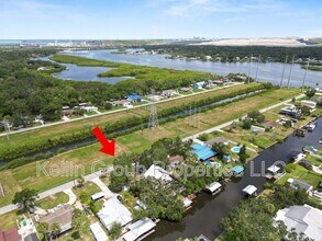 9934 Peninsular Dr in Gibsonton, FL - Building Photo - Building Photo