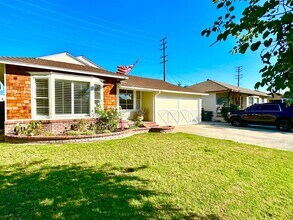 4544 Dunrobin Ave in Lakewood, CA - Building Photo - Building Photo