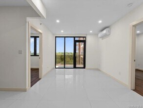 124-28 Queens Blvd, Unit PH-B in Queens, NY - Building Photo - Building Photo