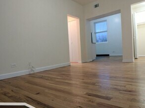 2349 N Drake Ave in Chicago, IL - Building Photo - Building Photo