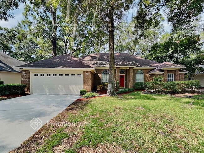 property at 11826 Clearwater Oaks Dr W