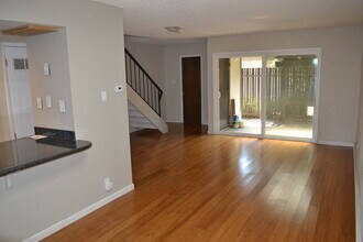 5472 Roundtree Pl in Concord, CA - Building Photo - Building Photo