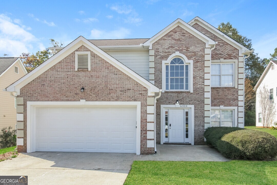 6304 Sunflower Pl in Stonecrest, GA - Building Photo