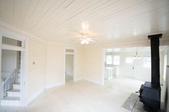 17575 Aubrey Long Rd in Gentry, AR - Building Photo - Building Photo