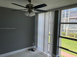 801 Three Islands Boulevard in Hallandale Beach, FL - Foto de edificio - Building Photo