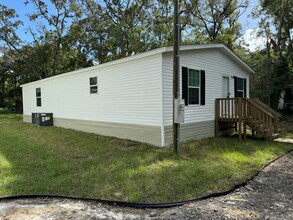 150 Washington Ave in Masaryktown, FL - Building Photo - Building Photo