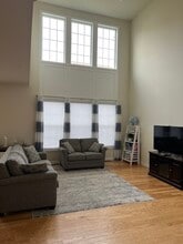 16 Poplar Ln in Hopkinton, MA - Building Photo - Building Photo