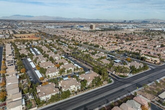 The Falls at Rhodes Ranch in Las Vegas, NV - Foto de edificio - Building Photo