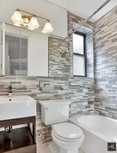 E 28TH ST., Unit 5B in New York, NY - Foto de edificio - Building Photo
