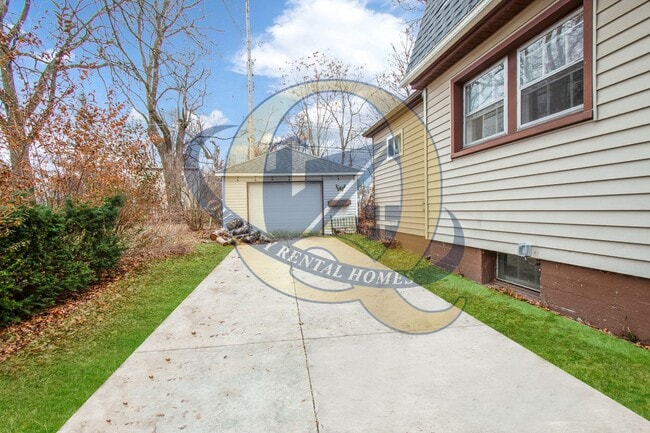 908 Blair St in Flint, MI - Building Photo - Building Photo