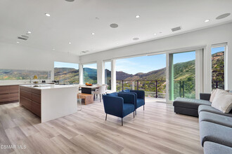 990 Alta Vista Rd in Simi Valley, CA - Building Photo - Building Photo