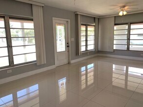 531 NW 38th St in Oakland Park, FL - Building Photo - Building Photo