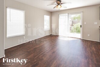 613 Belsay Castle Ct in Las Vegas, NV - Building Photo - Building Photo