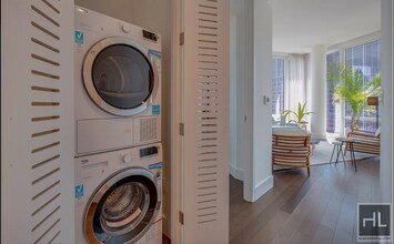 Beautiful 2 Bedroom 2 Bath Apartment in Tu in New York, NY - Building Photo - Building Photo