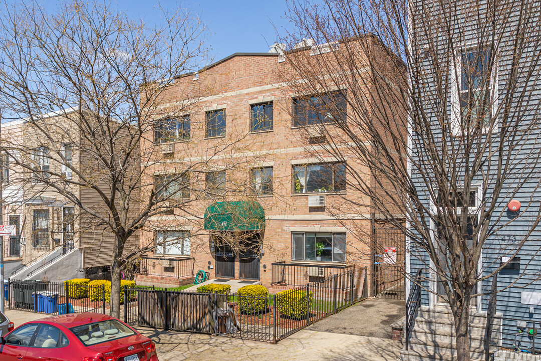 471 18th St in Brooklyn, NY - Building Photo