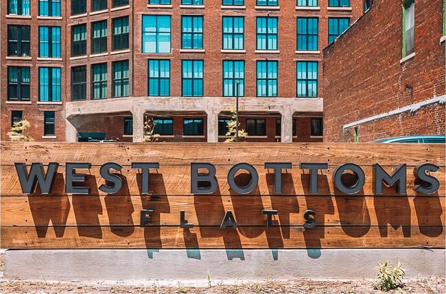 West Bottoms Flats in Kansas City, MO - Foto de edificio - Building Photo