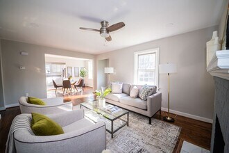 1001 Colonial Ave in Colonial Heights, VA - Building Photo - Building Photo