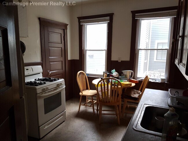 122 Columbia St in Cambridge, MA - Building Photo - Building Photo