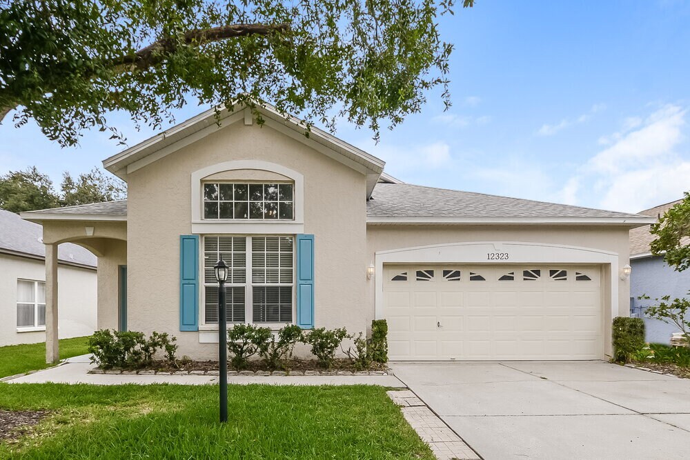 12323 Hollybush Terrace in Lakewood Ranch, FL - Building Photo