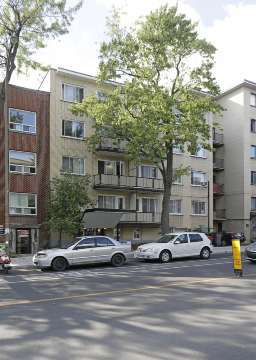 3385 Édouard-Montpetit in Montréal, QC - Building Photo