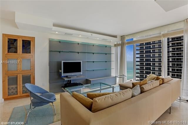 4779 Collins Ave-Unit -2405 in Miami Beach, FL - Building Photo - Building Photo