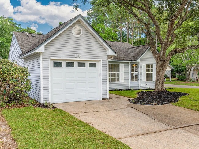 1053 Emerald Ln in Fort Walton Beach, FL - Foto de edificio - Building Photo