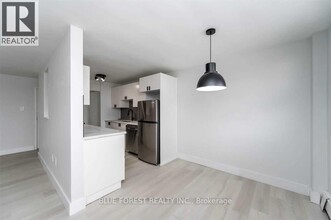 931-931 Wonderland Rd S in London, ON - Building Photo - Building Photo