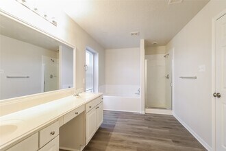 16700 Foursquare Dr in Conroe, TX - Building Photo - Building Photo