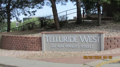 420 Wright St in Lakewood, CO - Foto de edificio - Building Photo