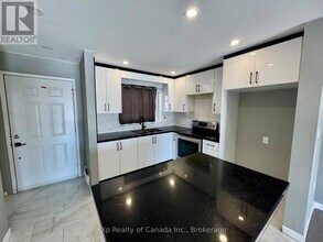 880-880 James St in Woodstock, ON - Building Photo - Building Photo