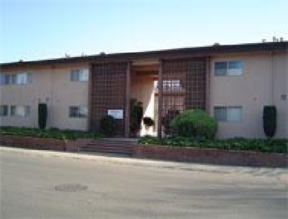 Brentwood Court Apartments in Stockton, CA - Building Photo