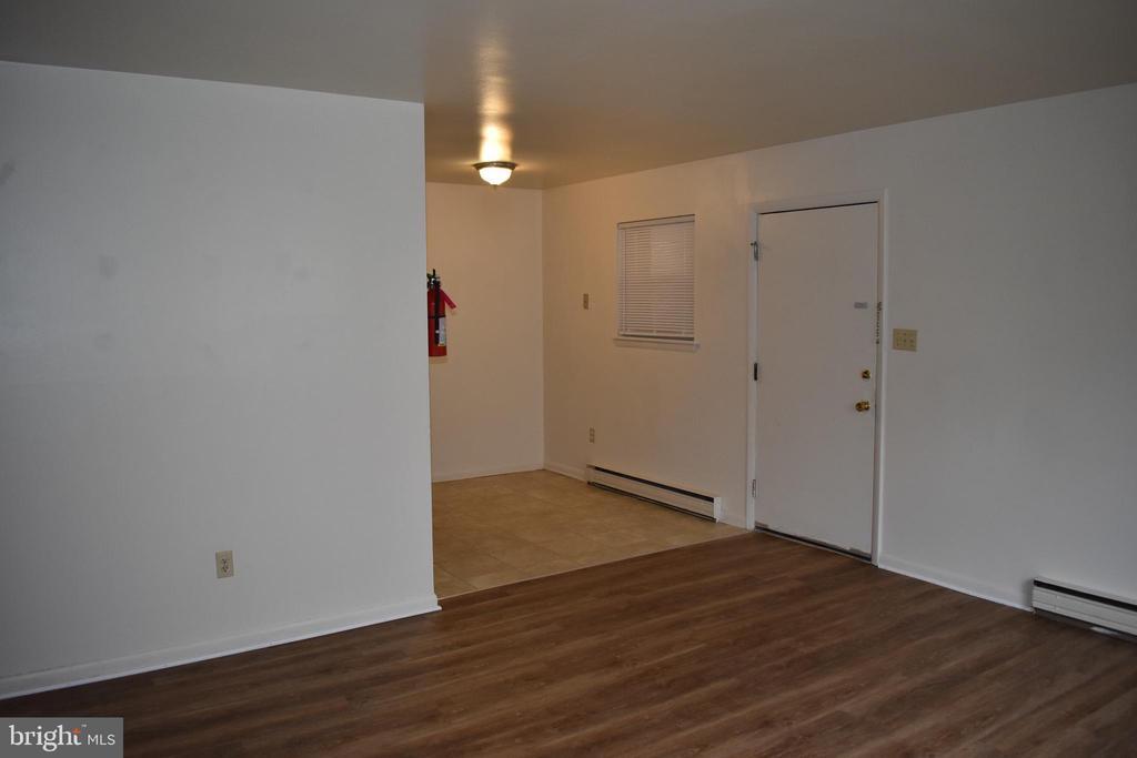 229 S Antrim Way, Unit 24 in Greencastle, PA - Building Photo