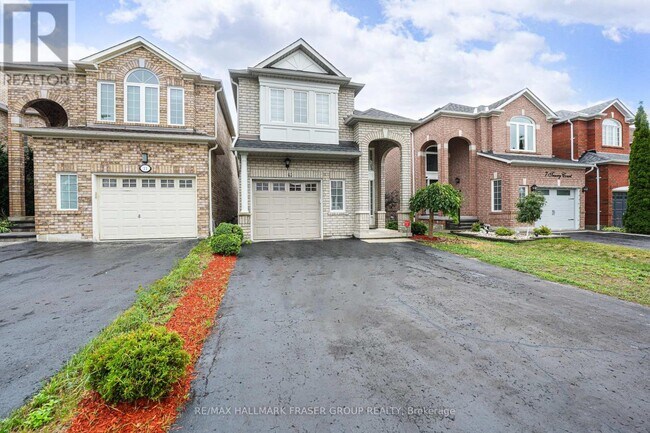 9 Tracey Ct in Whitby, ON - Building Photo - Building Photo