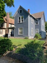 1845 14th Ave in Moline, IL - Building Photo