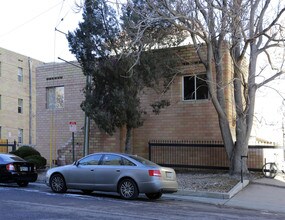 4021-4065 E 11th Ave in Denver, CO - Foto de edificio - Building Photo