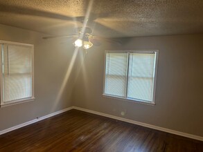 5694 W 3rd St in Tulsa, OK - Building Photo - Building Photo