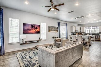 203 S Village Way in Lewisville, TX - Building Photo - Building Photo