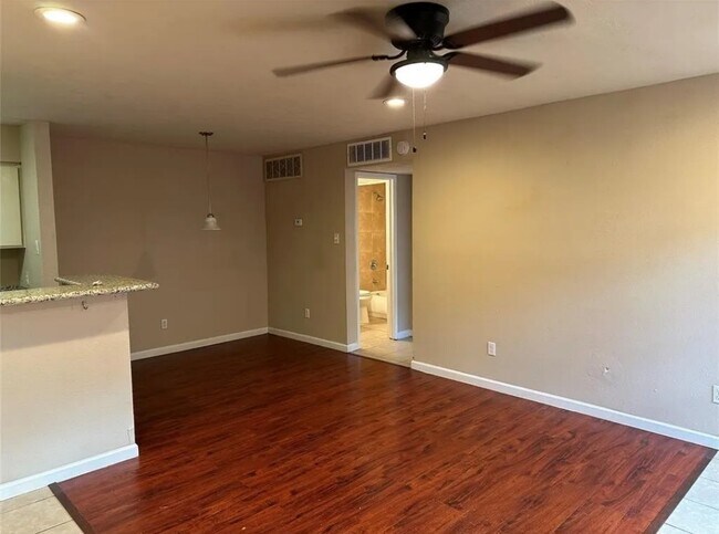 9550 Deering Dr photo'