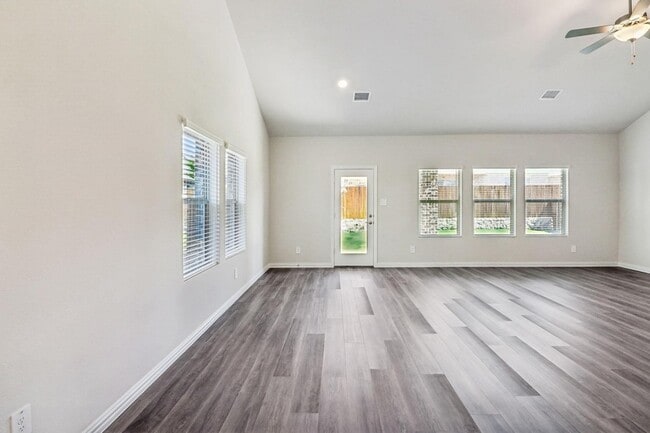 701 Easthill Dr, Unit 4T-101 in McKinney, TX - Building Photo - Building Photo