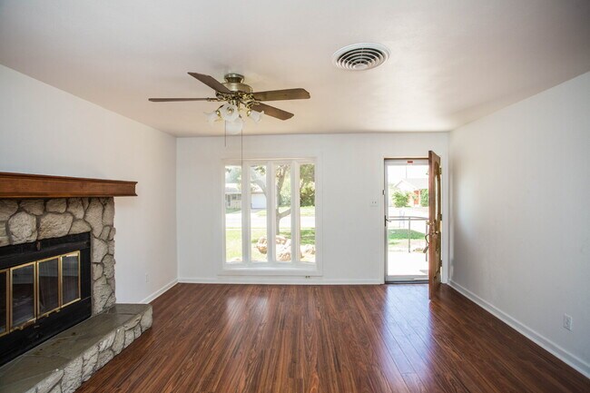 4508 52nd St in Lubbock, TX - Building Photo - Building Photo