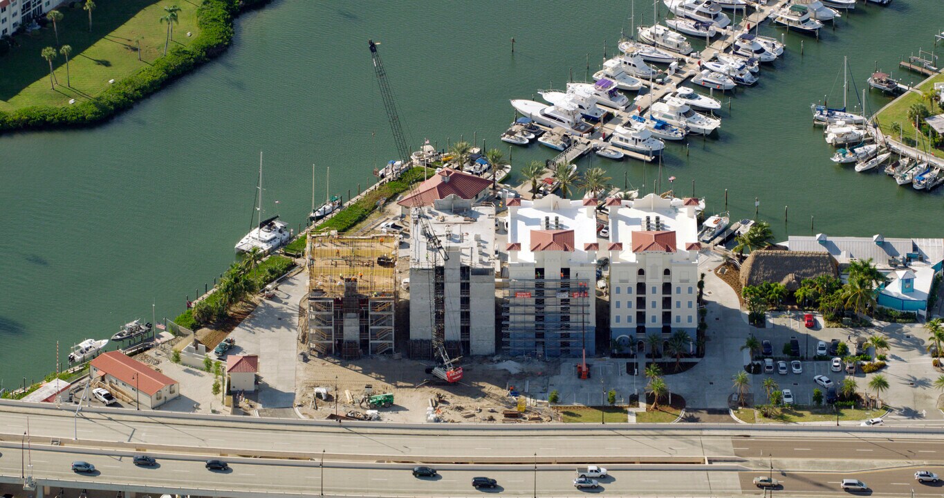 Porto Vista Luxury Condominiums in Venice, FL - Building Photo