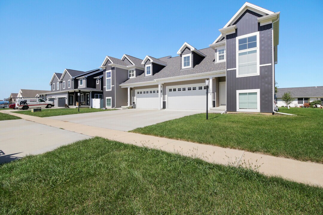 1616 E Lexington Dr in Urbana, IL - Building Photo