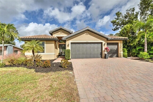 1453 Alhambra Dr in Ft. Myers, FL - Building Photo - Building Photo