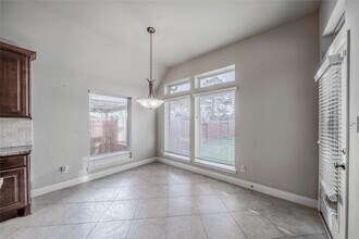 13509 Silent Walk Dr in Pearland, TX - Building Photo - Building Photo