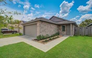 20966 Zuccala Dr in Roman Forest, TX - Building Photo - Building Photo
